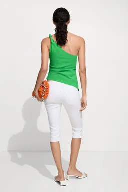Top diseño asimétrico de Mango en Tops para argentina