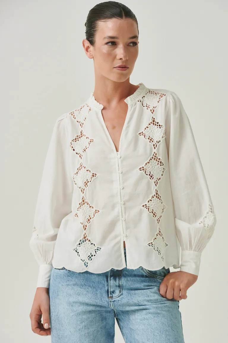 Camisa de algodón con detalles calados y diseño romántico de Sweet en Camisas para argentina