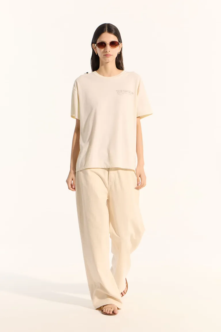 Remera de manga corta con estampa en espalda, diseño casual y elegante para el día a día de Portsaid en Remeras para argentina