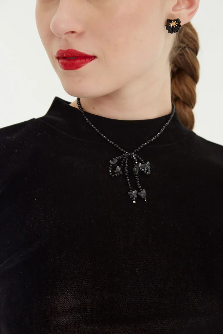 Remera manga corta con cuello alto y terminaciones onduladas de Las Pepas en Remeras para argentina
