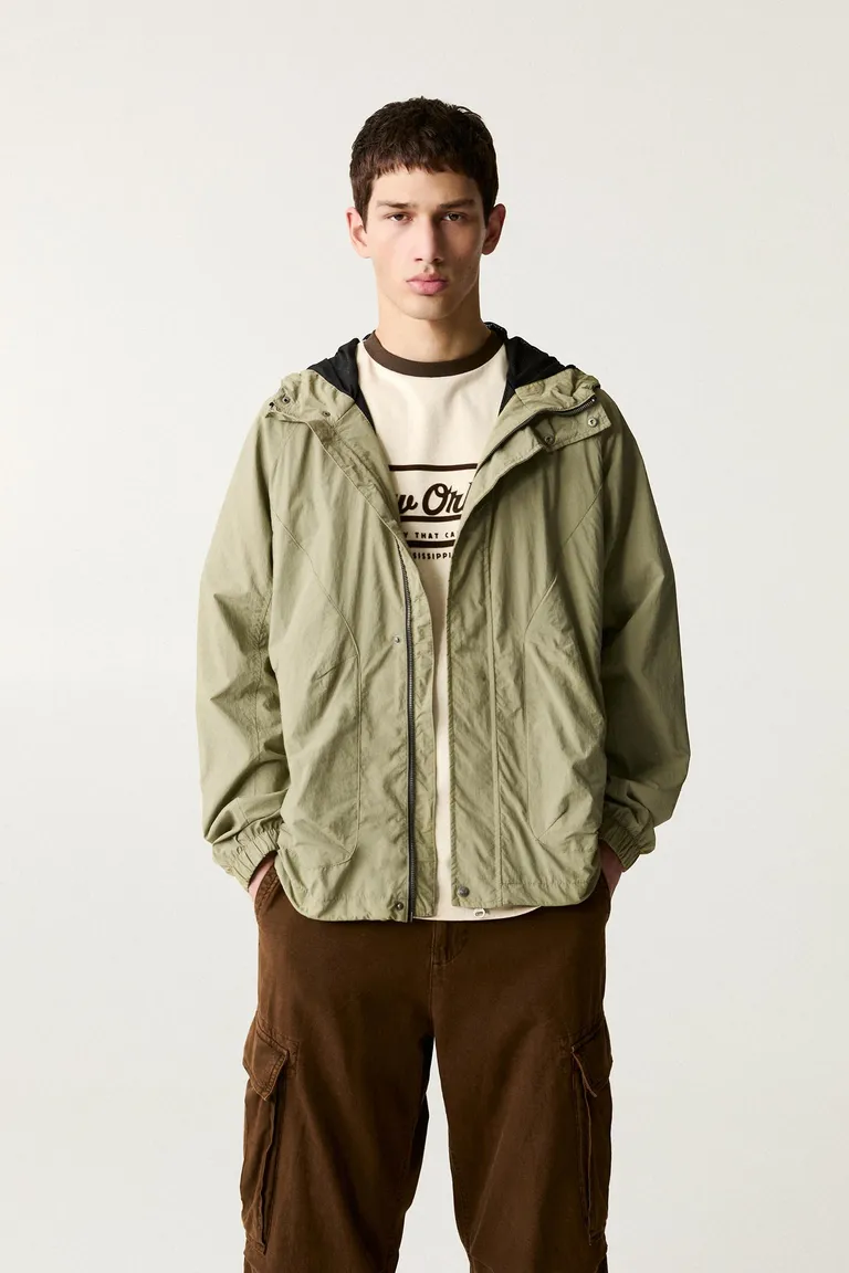 Piloto con capucha de Pull&Bear en Abrigos y Camperas para argentina