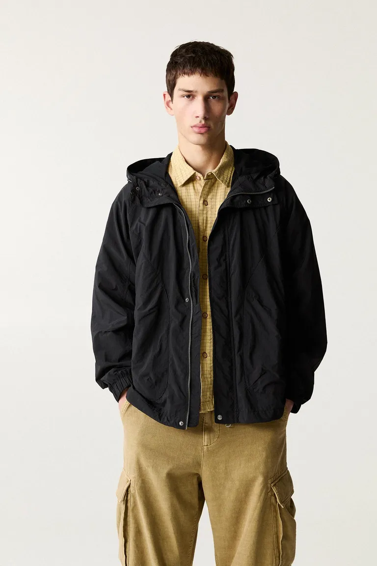 Piloto con capucha de Pull&Bear en Abrigos y Camperas para argentina