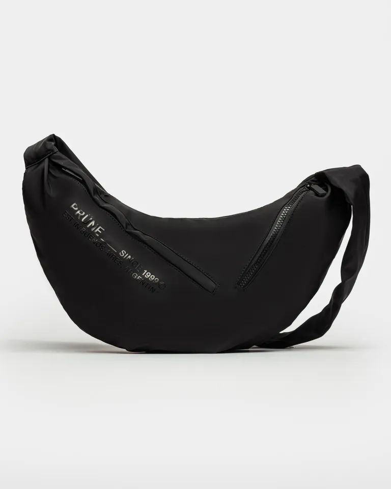 Bolso de nylon negro con detalles en color negro, ideal para usar todos los días de Prüne en Bolsos y Carteras para argentina