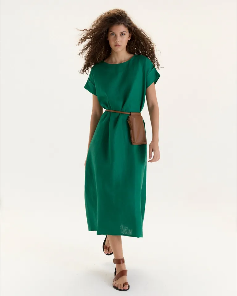 Vestido Natsuki Midi de Corte Cuadrado y Mangas Caídas de Blue Sheep en Vestidos para argentina