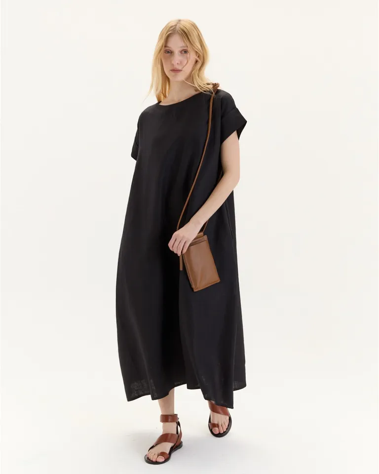 Vestido Natsuki Midi de Corte Cuadrado y Mangas Caídas de Blue Sheep en Vestidos para argentina