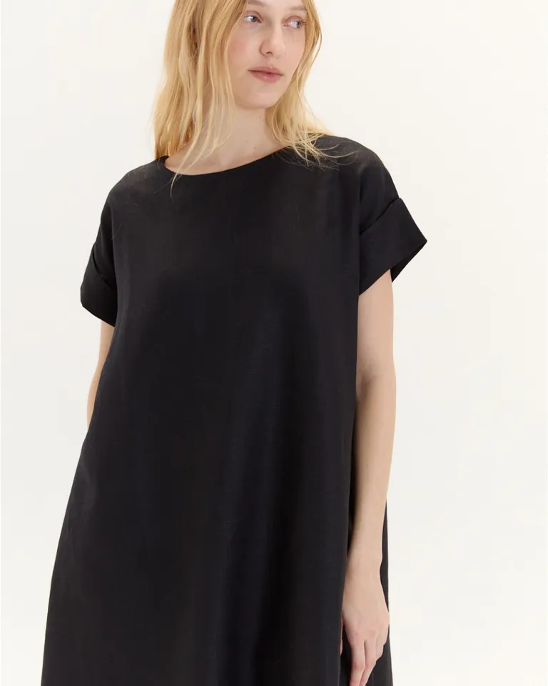 Vestido Natsuki Midi de Corte Cuadrado y Mangas Caídas de Blue Sheep en Vestidos para argentina