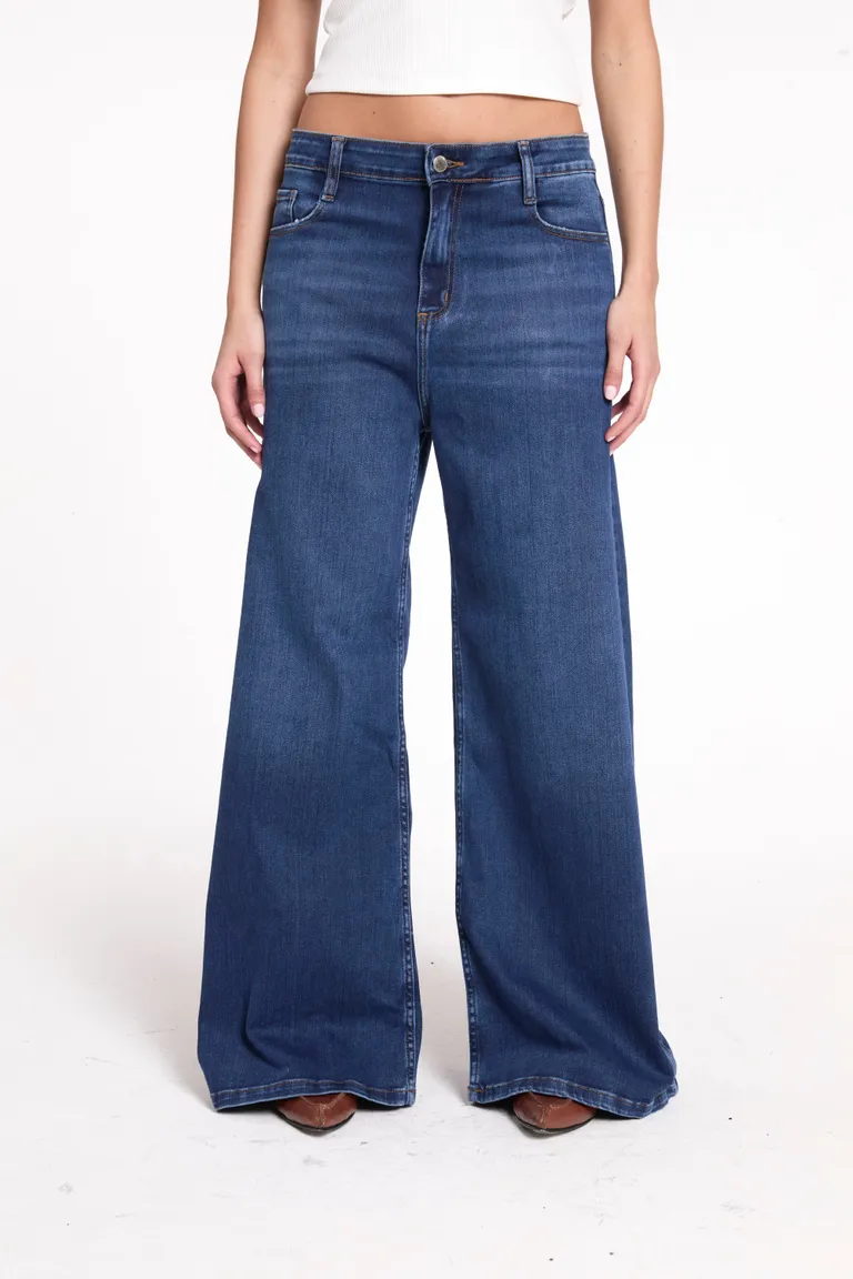 Pantalones de denim de pierna ancha y tiro medio para mujer de Justaosadia en Pantalones para argentina