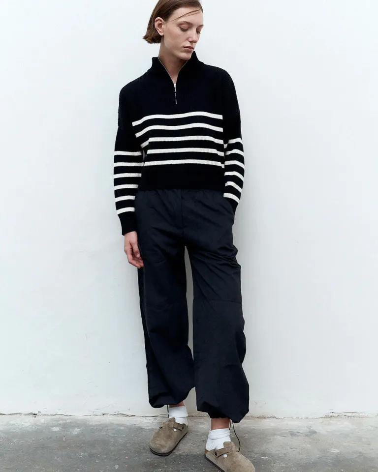 Pantalón de Paracaídas con Diseño Único y Detalles Ajustables de Sky en Pantalones para argentina