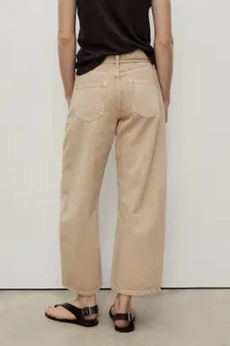 Jeans balloon con cinturón de Mango en Pantalones para argentina