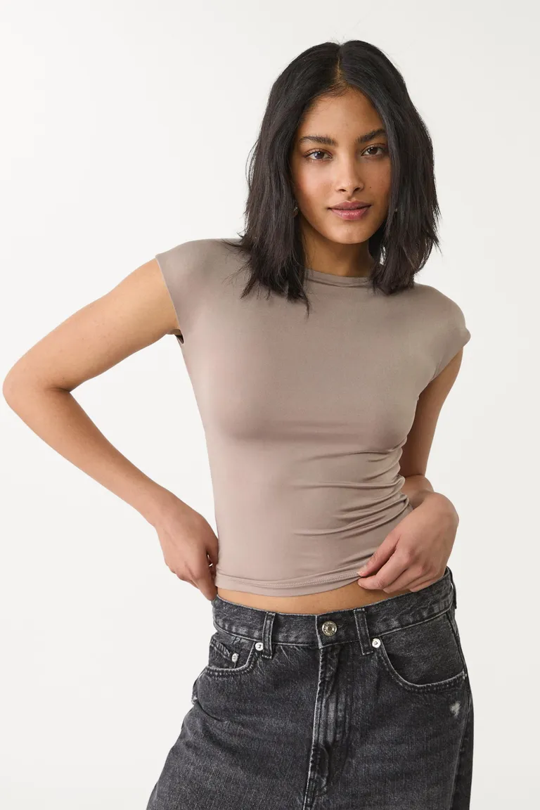 Remera espalda descubierta de Stradivarius en Remeras para argentina