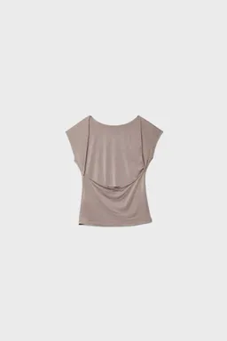 Remera espalda descubierta de Stradivarius en Remeras para argentina