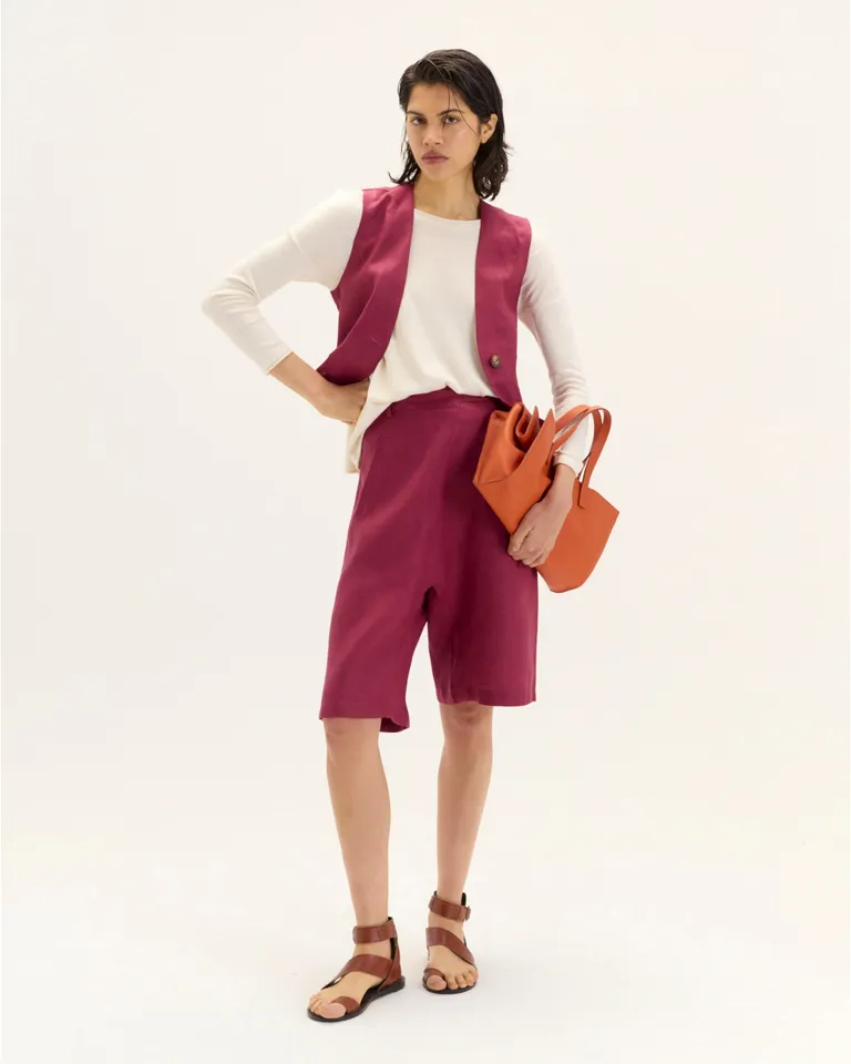 Remera de manga larga en tono rojo con escote bote y corte regular de Blue Sheep en Remeras para argentina