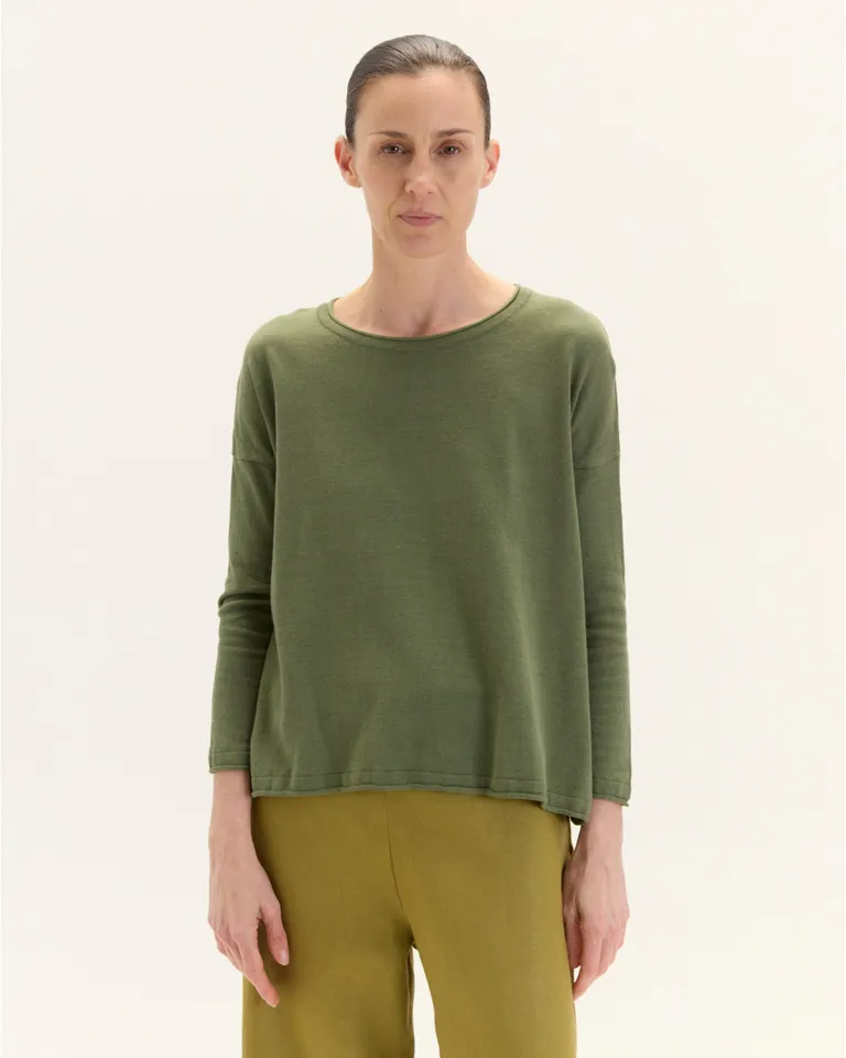 Remera de manga larga en tono rojo con escote bote y corte regular de Blue Sheep en Remeras para argentina