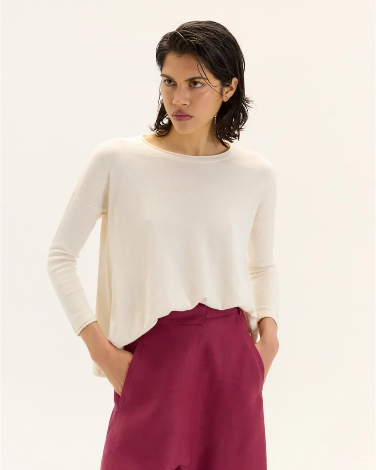 Remera de manga larga en tono rojo con escote bote y corte regular de Blue Sheep en Remeras para argentina