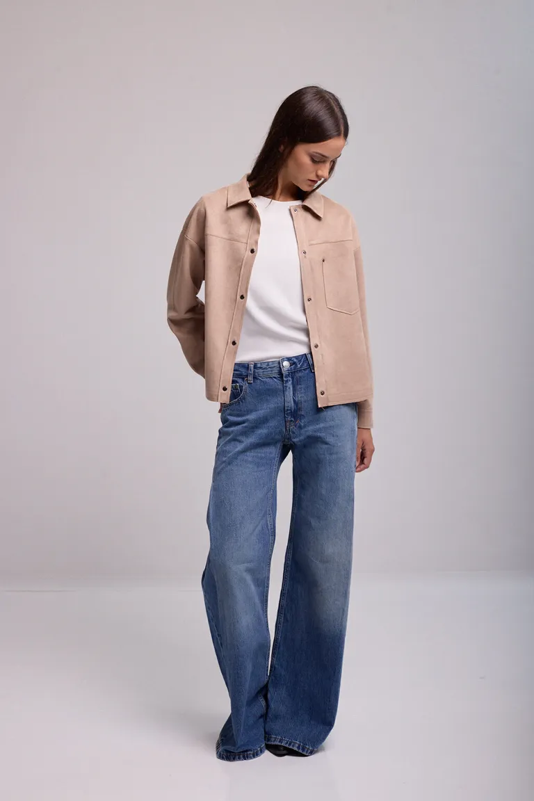 Camisa tipo camisaco de corte recto con bolsillos delanteros y cierre frontal con broches metálicos de Kill en Chaquetas para argentina