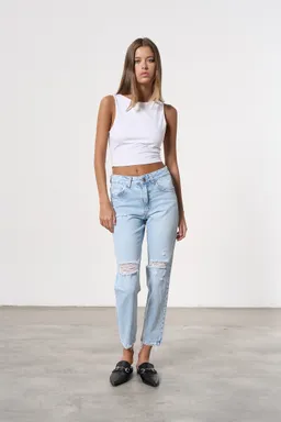 Jean denim mom palmer de Magda en Pantalones para argentina