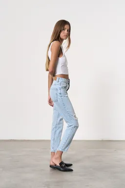 Jean denim mom palmer de Magda en Pantalones para argentina