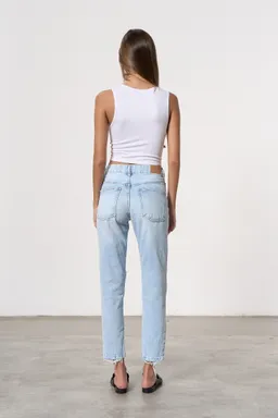 Jean denim mom palmer de Magda en Pantalones para argentina