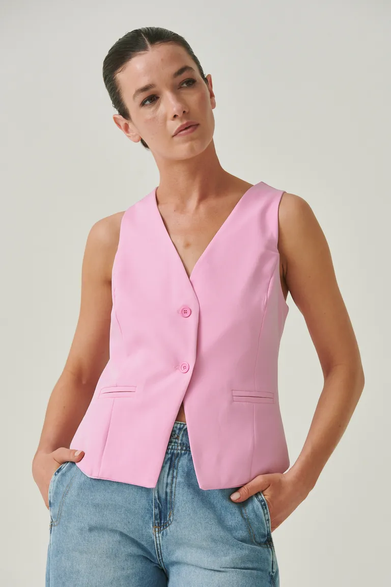 Chaleco femenino de corte entallado con escote en V y botones al frente de Sweet en Chalecos para argentina