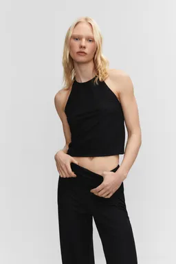 Top punto cuello halter de Mango en Tops para argentina