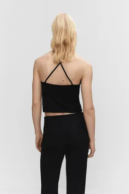 Top punto cuello halter de Mango en Tops para argentina