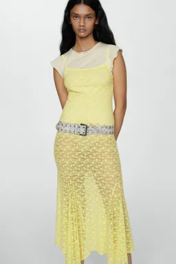 Vestido encaje floral asimétrico de Mango en Vestidos para argentina
