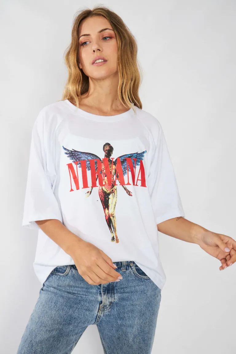 Remera de Nirvana en Color Beige - Diseño Icónico y Estilo Urbano de Belle en Remeras para argentina