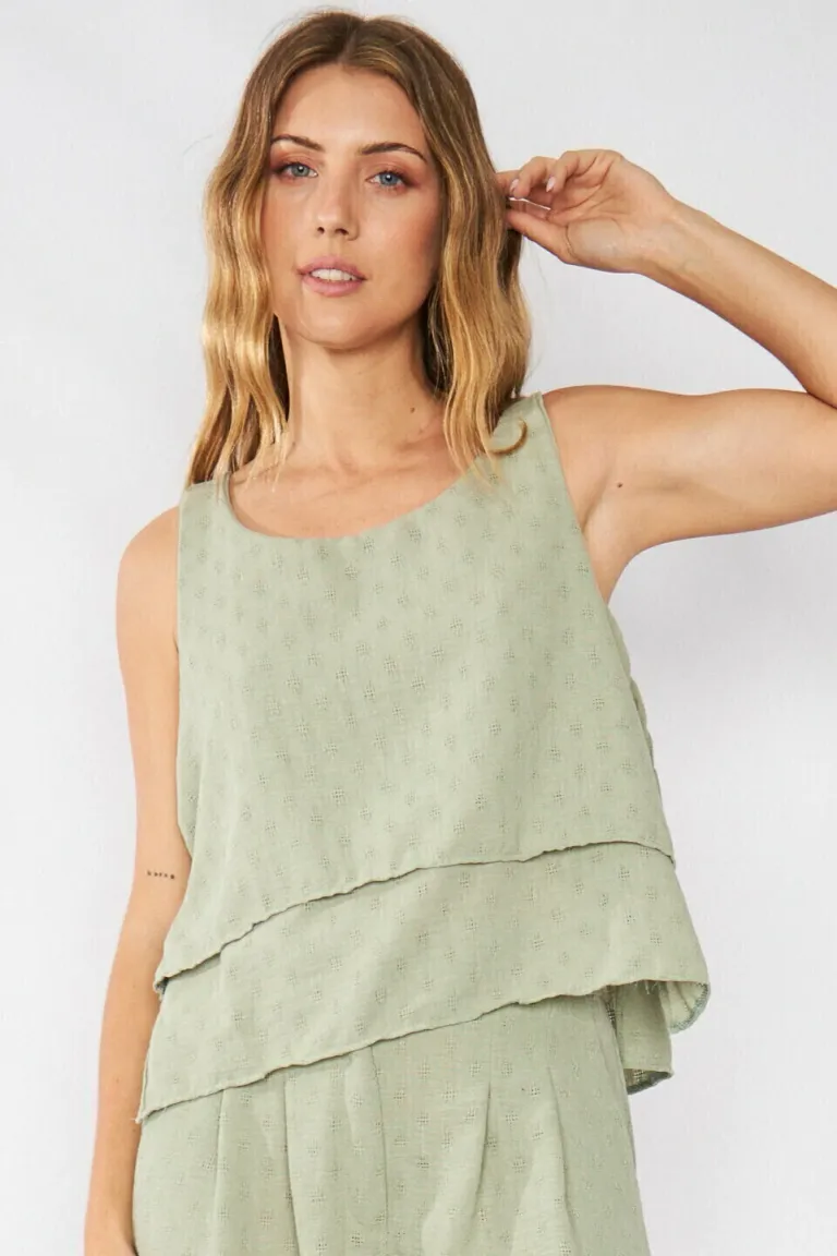 Blusa de lino calado con aberturas laterales y tiras de ajuste de Belle en Blusas para argentina