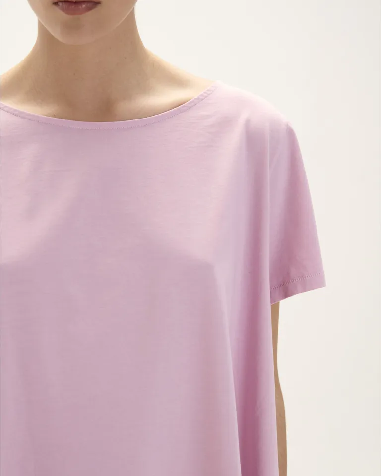 Remera de manga corta y escote redondo, en tono rosa y corte evasé de Blue Sheep en Remeras para argentina