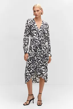 Vestido cruzado estampado de Mango en Vestidos para argentina