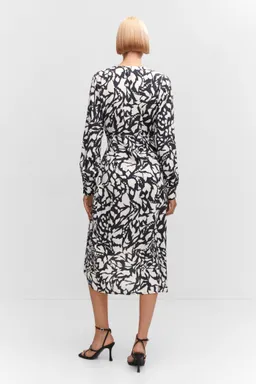 Vestido cruzado estampado de Mango en Vestidos para argentina