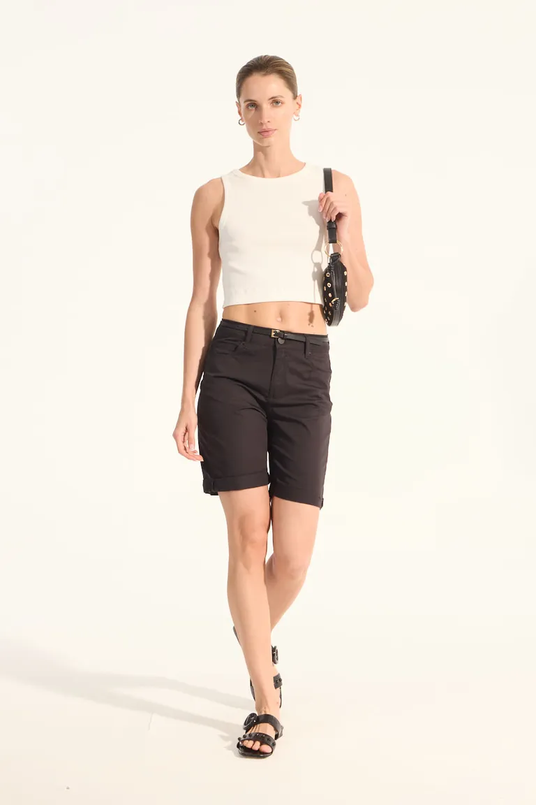 Bermuda recta de gabardina super liviana y elástica para mujer de Portsaid en Shorts para argentina