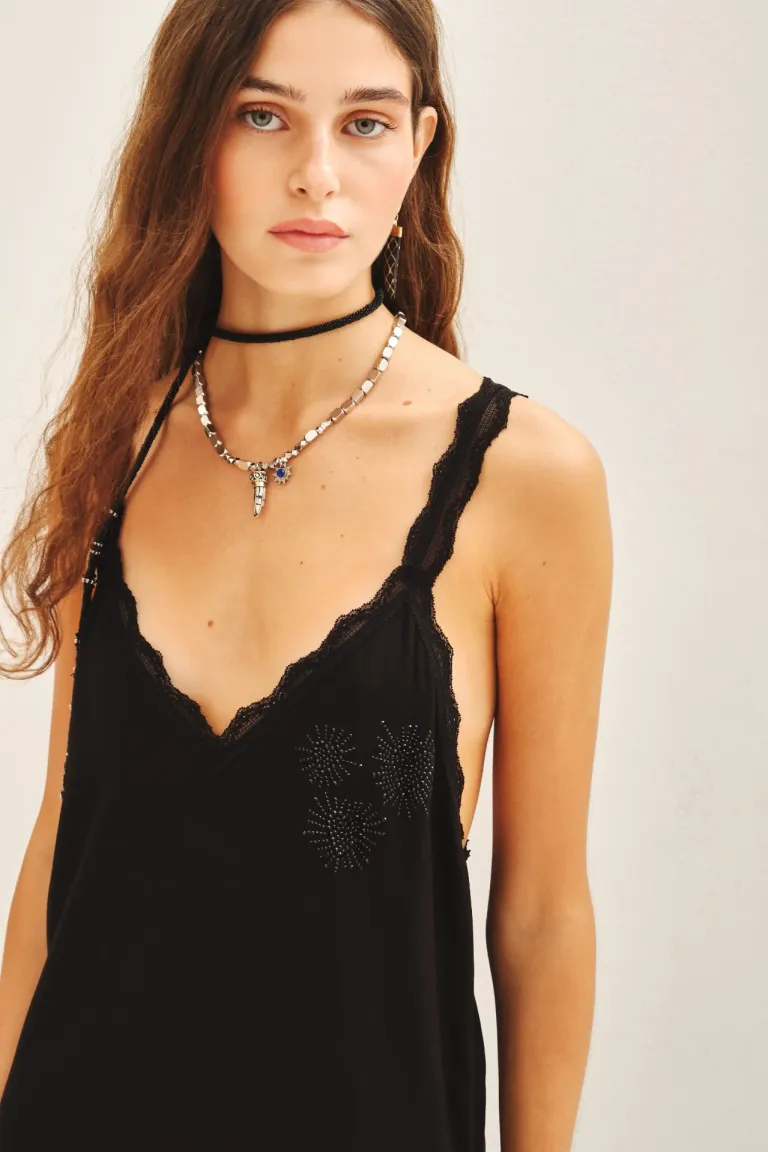 Vestido midi negro con detalles de encaje y tachas de Rapsodia en Vestidos para argentina