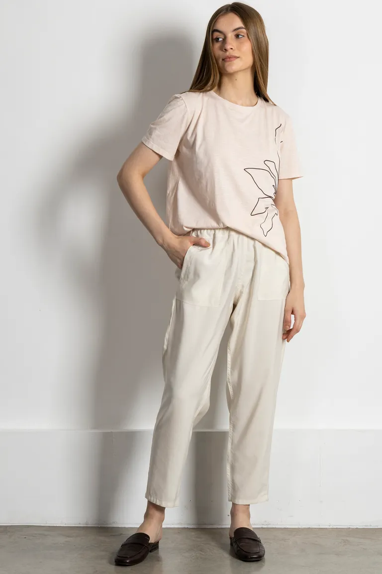 Camiseta de mujer con diseño floral en color blanco de Kill en Remeras para argentina