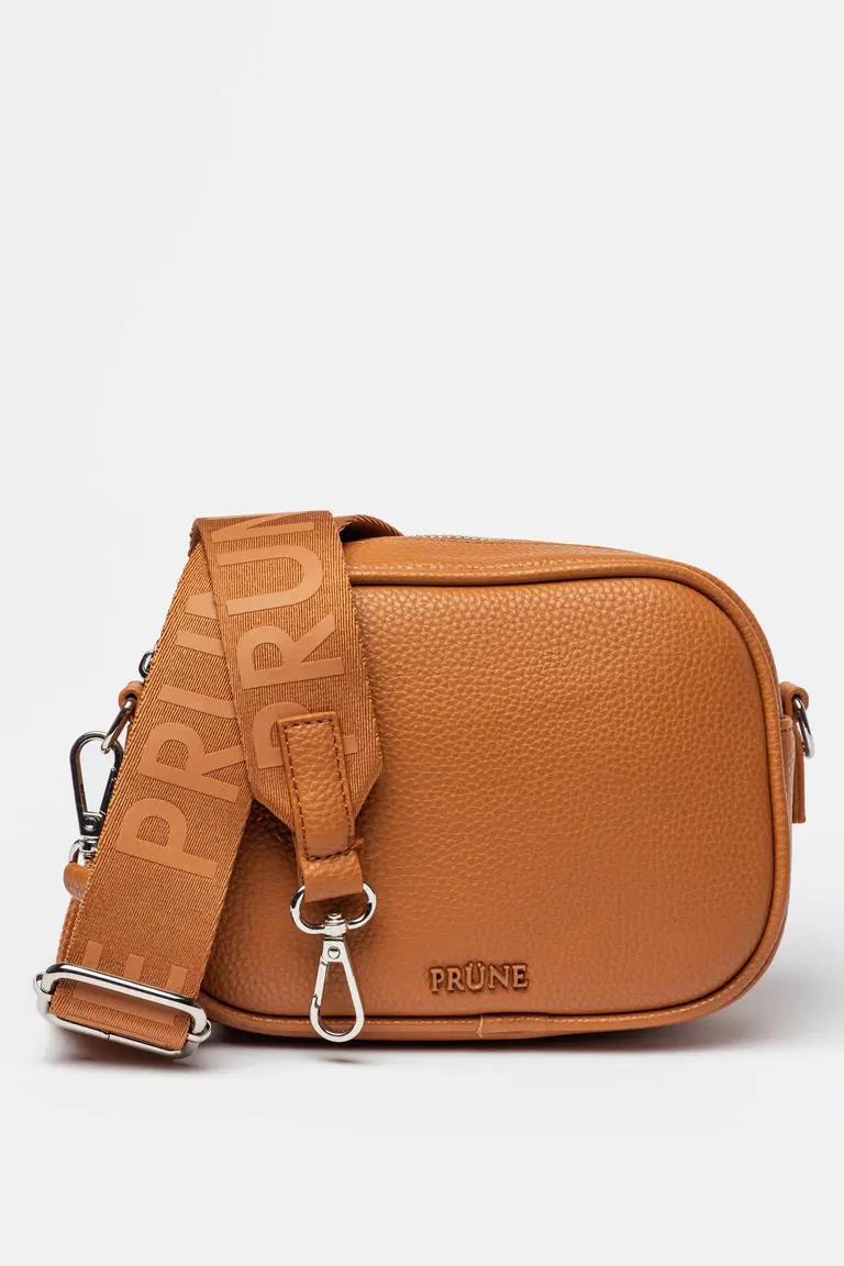 Mini bolsa de mano de efecto cuero graneado, un accesorio versátil y atemporal de Prüne en Bolsos y Carteras para argentina