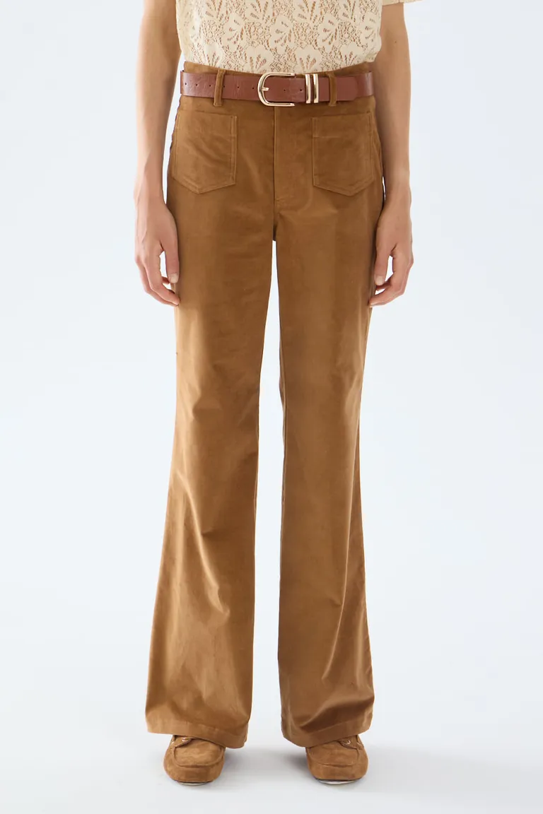 Pantalón de calce bootcut con bolsillos frontales y diseño de corte recto de Portsaid en Pantalones para argentina