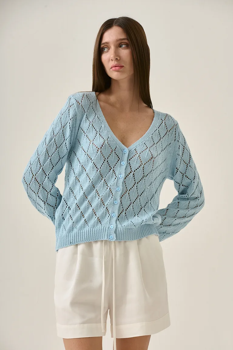 Saco celeste de tejido calado con escote en V y abotonadura frontal de Sweet en Buzos y Sweaters para argentina