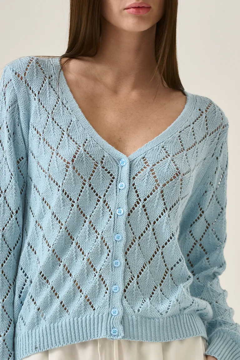 Saco celeste de tejido calado con escote en V y abotonadura frontal de Sweet en Buzos y Sweaters para argentina
