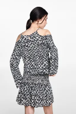 Blusa estampada con abertura de Mango Teen en Blusas para argentina