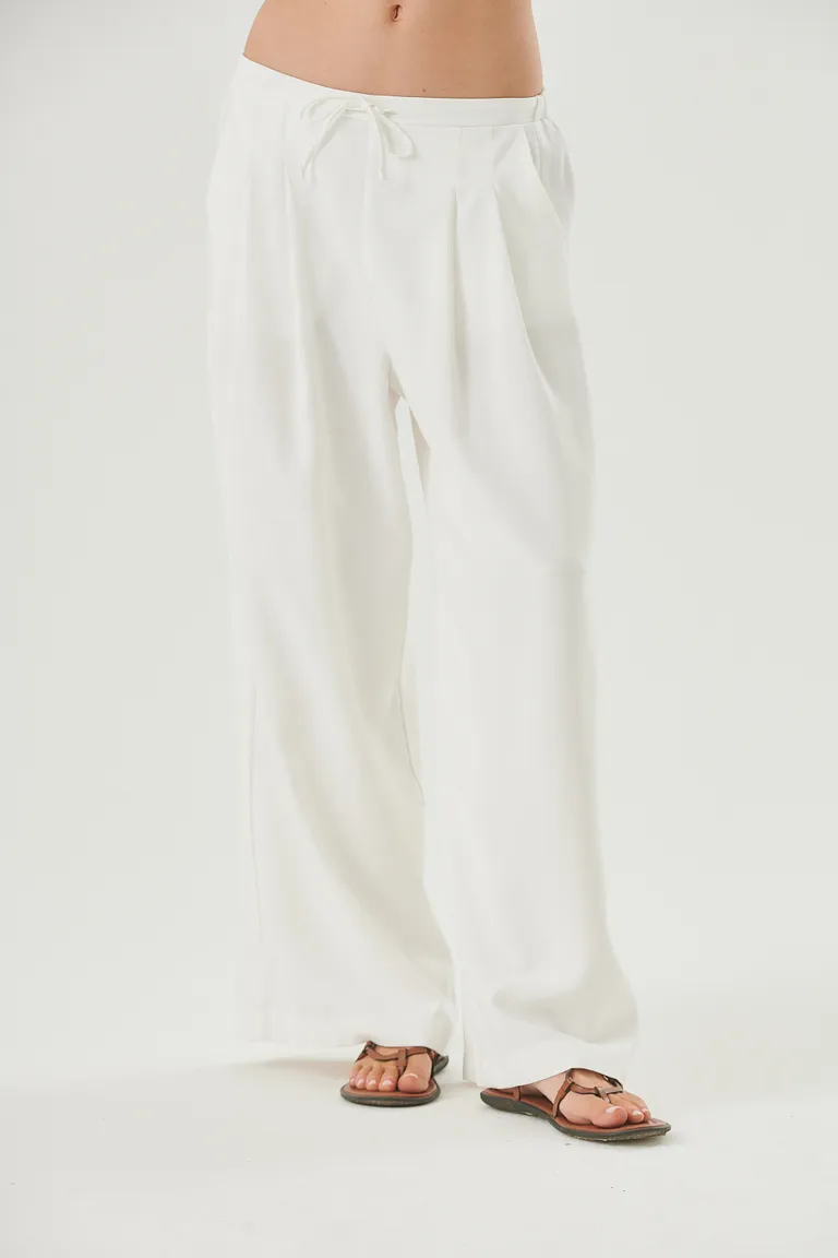 Pantalón blanco de crepe sastrero con cintura elástica y lazo regulable de Sweet en Pantalones para argentina