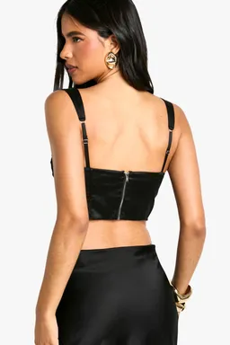 Corset crop satinado con mesh de Boohoo en Tops para argentina