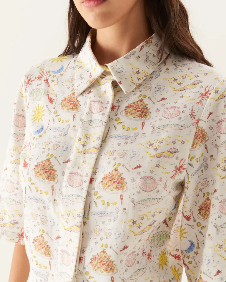 Camisa de cuello camisero con mangas cortas al codo y cierre oculto frontal de Furzai en Camisas para argentina