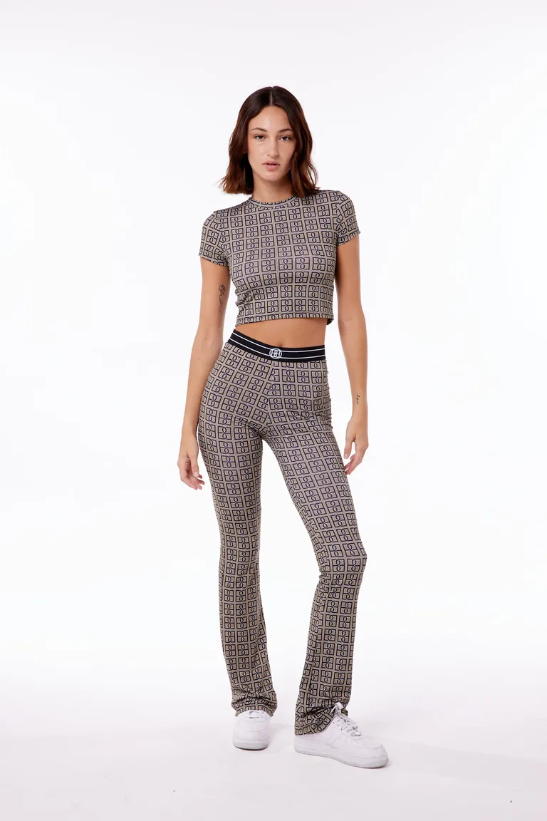 Top corto de diseño estampado con manga corta y silueta anatómica de Black Mamba en Remeras para argentina