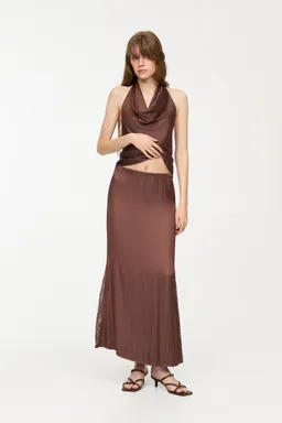 Falda midi satinada encaje de Pull&Bear en Faldas para argentina