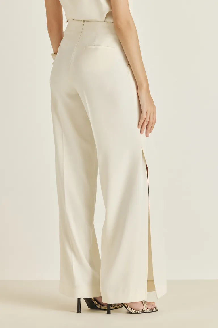 Pantalón de corte fluido con detalle en satén para un look elegante y moderno de Tucci en Pantalones para argentina