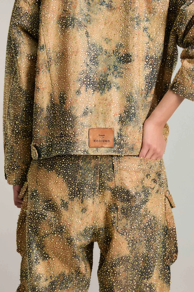 Chaqueta de mujer con acabado desgastado y destellos en cobre, confeccionada de manera artesanal de Kosiuko en Chaquetas para argentina