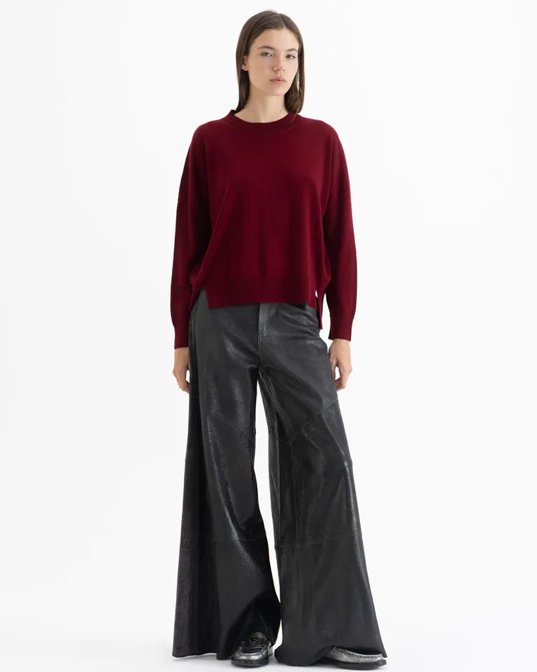 Sweater tejido con cuello redondo y calce holgado de diseño clásico de Jazmin Chebar en Buzos y Sweaters para argentina