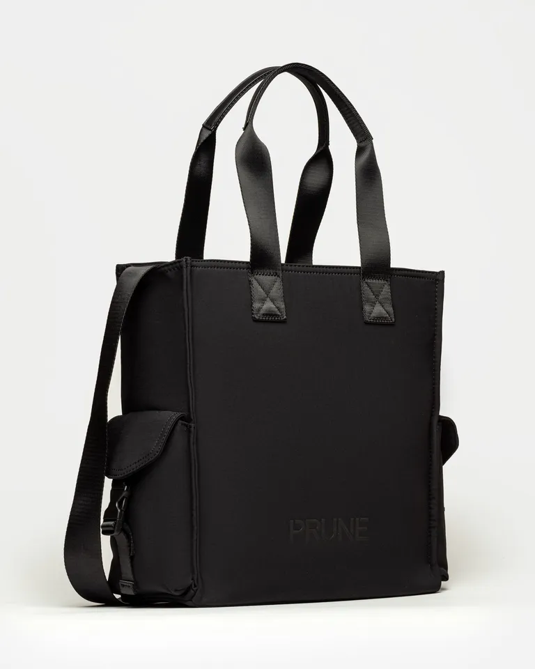 Bolso shopper funcional con manijas superiores y correa ajustable para uso diario y urbano de Prüne en Bolsos y Carteras para argentina