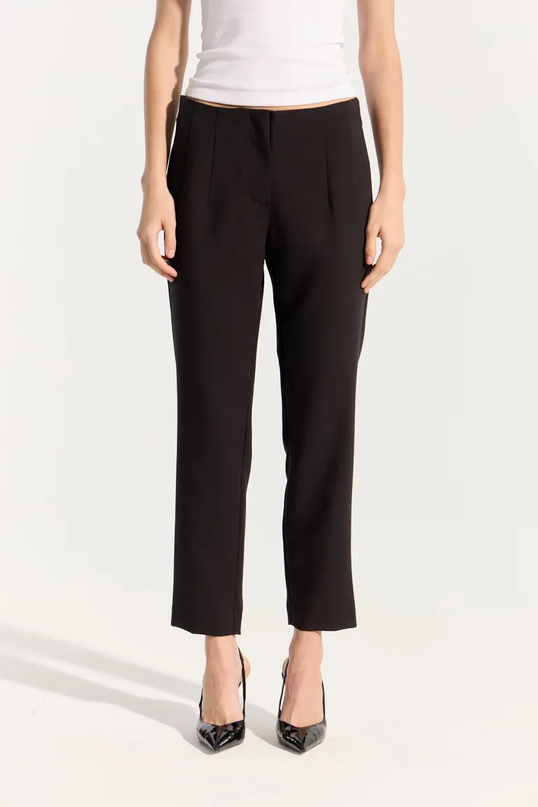 Pantalón sastrero de corte slim con pinzas y detalles traseros de Portsaid en Pantalones para argentina