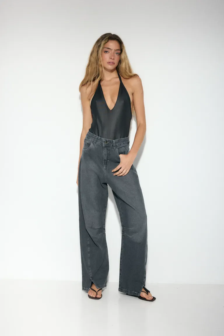 Body negro escote en V con cuello halter ajustable para mujer de Audaz en Bodies para argentina